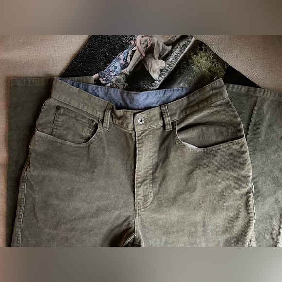 LL Bean Natural Fit Corduroy Pants In Green/Gray Size 32 x 32 - Picture 14 of 15